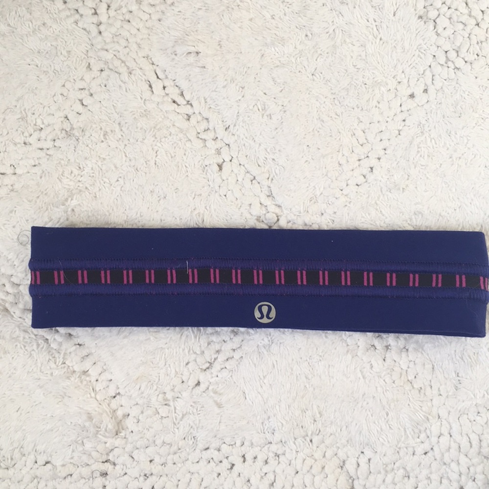 Lululemon Fly Away Tamer Headband